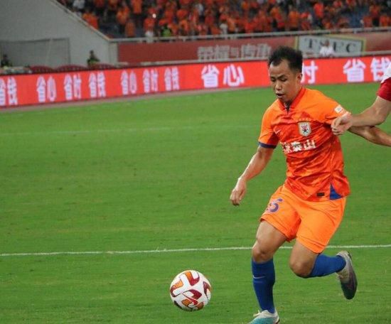 公交车她被揉的开始呻吟起来视频
